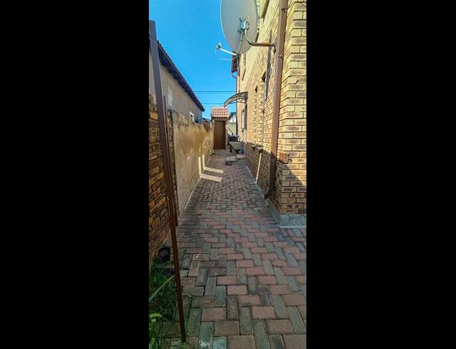 3 BEDROOM HOUSE FOR SALE IN KLIPSPRUIT